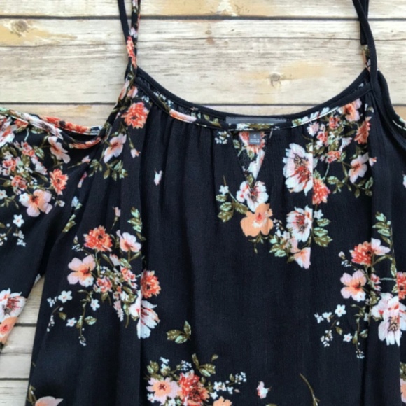 Floral Off Shoulder Blouse - Size Large (bin2) - Picture 2 of 5
